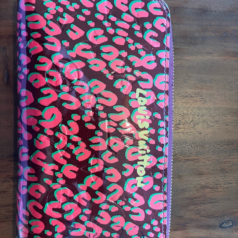 Louis Vuitton Limited Edition Red and Pink Leopard Zip Wallet with Gold Hardware - Picture 3 of 11